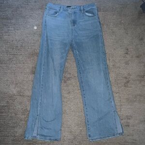 Akira Women’s Split Hem Jeans. Size 11.